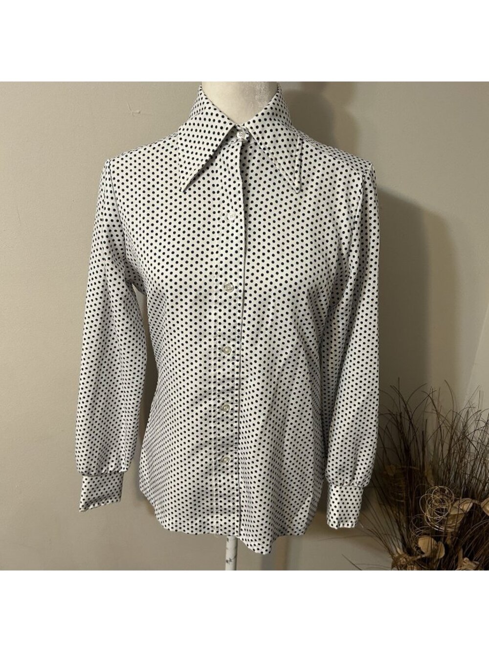 VTG 70s Lady Arrow Button Up Shirt Polka Dots White Blue Dagger Collar Size 12